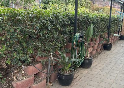 Woodcroft retaining wall and turf installation