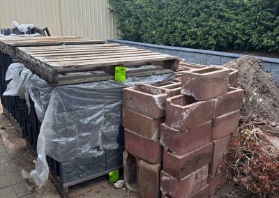 Woodcroft retaining wall and turf installation